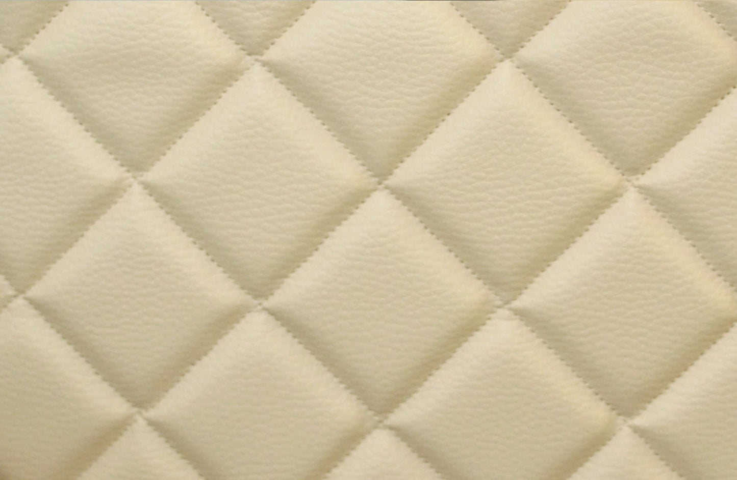 Protectie scaun auto copii, scoica bebe, crem, din piele ecologica matlasata, lavabila, impermeabila, Metru Patrat 5062 - MetruPatrat.ro