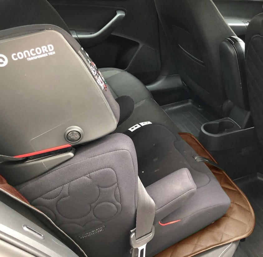 Protectie scaun auto copii, scoica bebe, crem, din piele ecologica matlasata, lavabila, impermeabila, Metru Patrat 5062