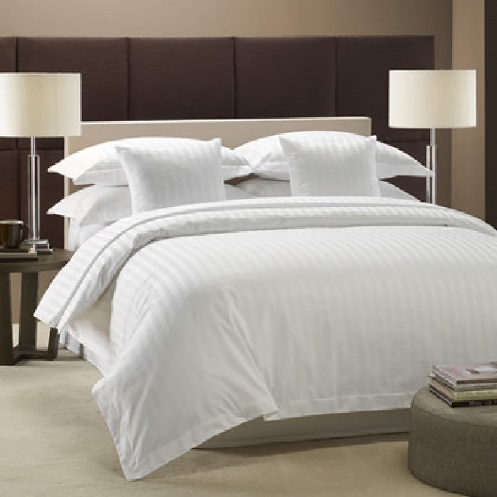 Lenjerie pat 2p bumbac damasc dungi late alb - 4 piese ( saltea 140/200)