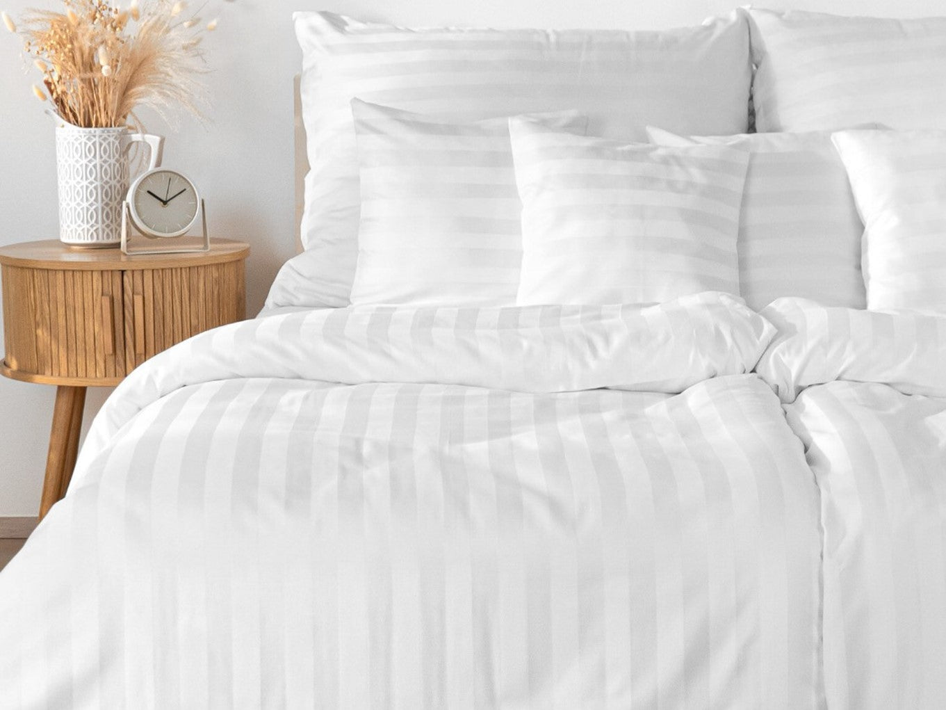 Fata de perna, din Damasc Premium, Alb Imaculat, Dungi Late, Bumbac 100%, Grosime 180 grame/m², Metru Patrat - 1 bucata