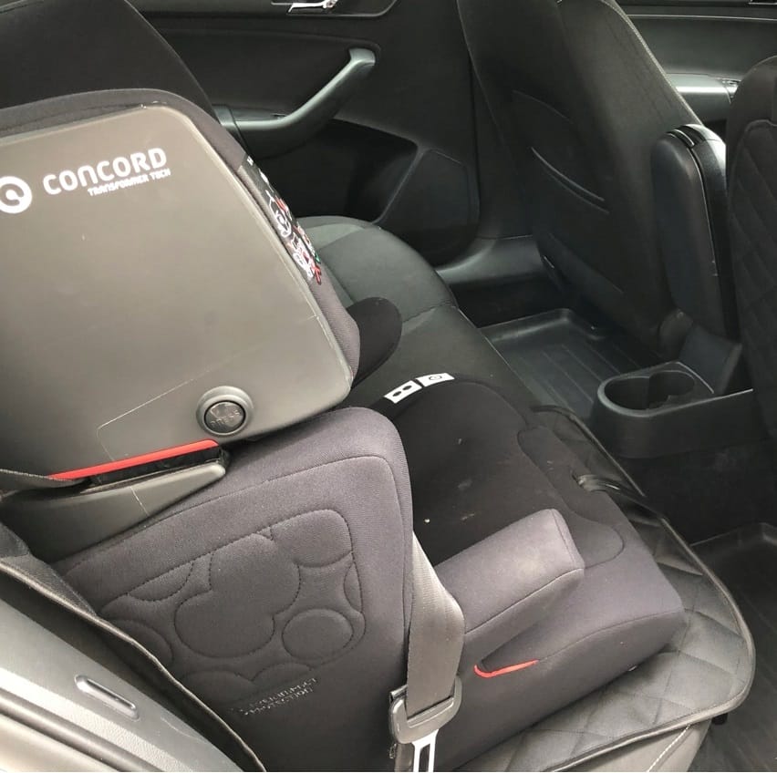 Set 3 protectii auto, matlasate,universale, gri, lavabile, impermeabile, protectie bancheta cu decupare cotiera  si 2 protectii scaune fata, Metru Patrat - MetruPatrat.ro