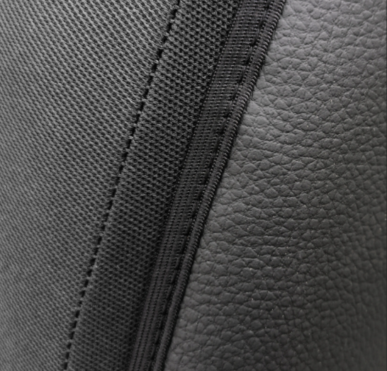 Set 2 protectii auto pentru spatarul scaunului din fata, din piele ecologica, neagre, lavabile, impermeabile, 65 cm x 48 cm