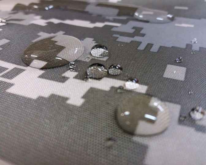Husa moto marimea M, de tip camuflaj, fabricata din nailon gros impermeabil, prelata ce asigura protectie pentru soare , vant , praf , inghet si ninsoare 10093