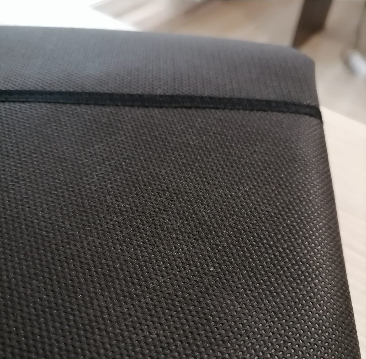 Husa protectie pentru mecanici si service auto, frontala, universala, pentru partea din fata a autoturismului, protejeaza impotriva petelor de ulei, vaselina, mizeriei si a zgarieturilor 10036