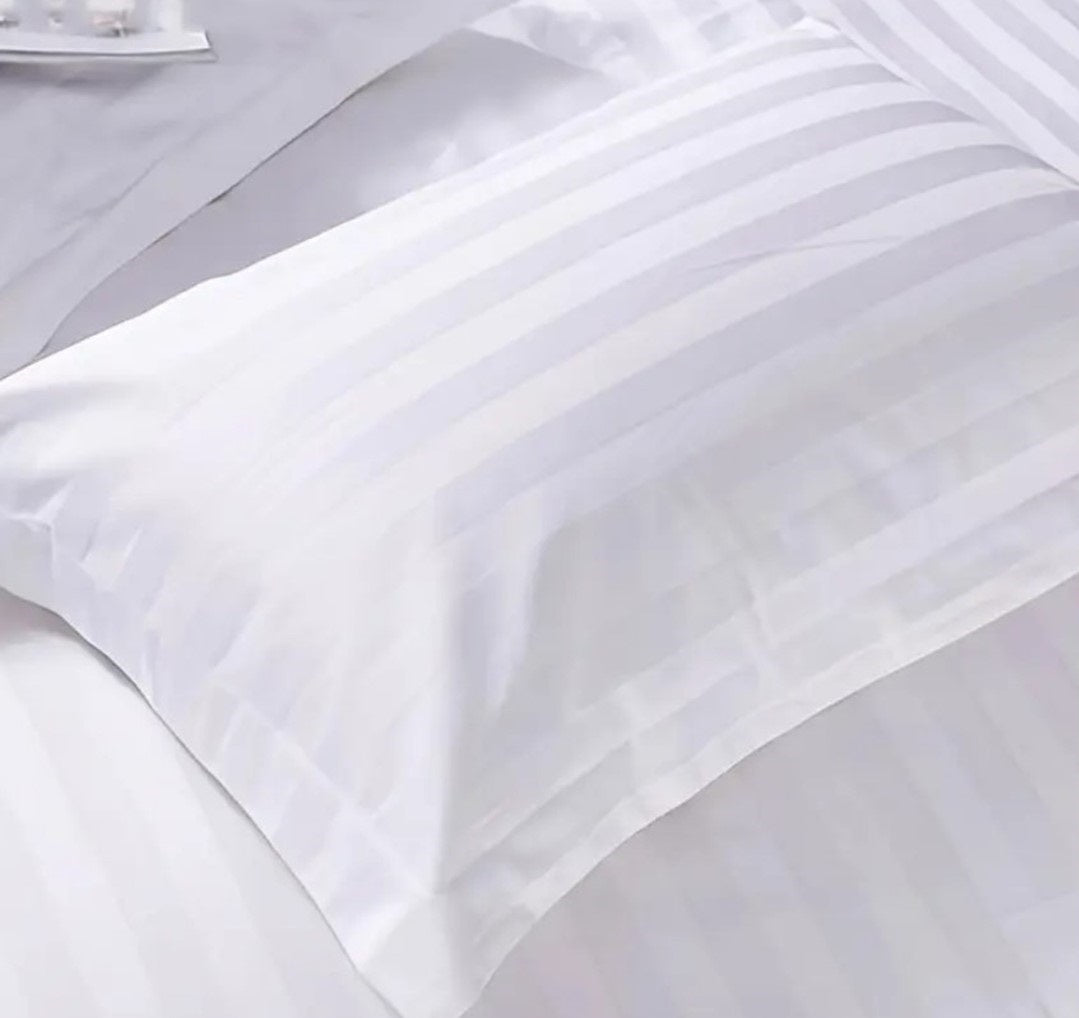 Fata de perna, din Damasc Premium, Alb Imaculat, Dungi Late, Bumbac 100%, Grosime 180 grame/m², Metru Patrat - 1 bucata