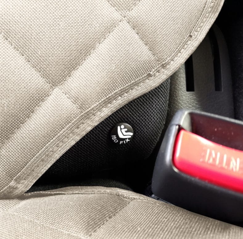 Set 3 protectii auto, matlasate,universale, crem, lavabile, impermeabile, protectie bancheta cu decupare cotiera,spatar scaun si protectie scaune fata, Metru Patrat