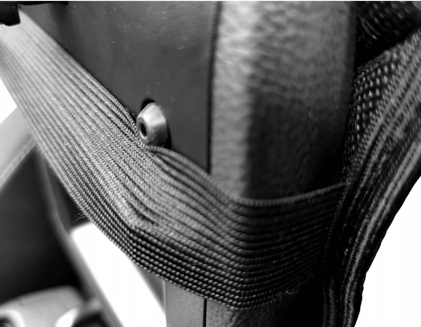 Protectie auto pentru cotiera, din piele ecologica matlasata, universala, neagra, Metru Patrat 5084 - MetruPatrat.ro