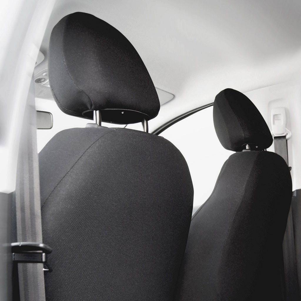 Set huse auto universale , 9 bucati , din pele ecologica , din gama X line , de culoare negru cu rosu AH215R