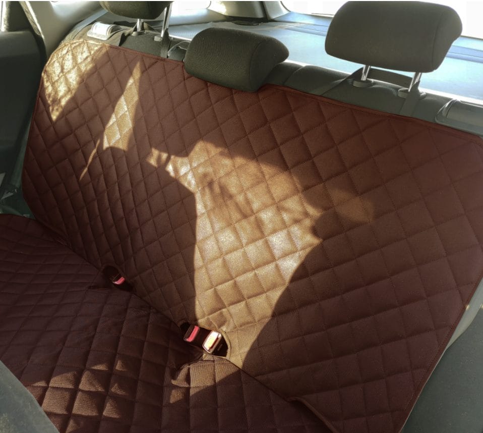 Set 3 protectii auto, matlasate,universale, maro, lavabile, impermeabile, protectie bancheta , protectie scaun fata si protectie spatar scaun, Metru Patrat