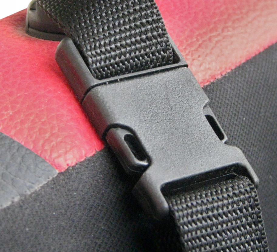 Protectie auto matlasata universala, pentru bacheta din spate, cu decupare cotiera, maro, impermeabila, lavabila, Metru Patrat 5072