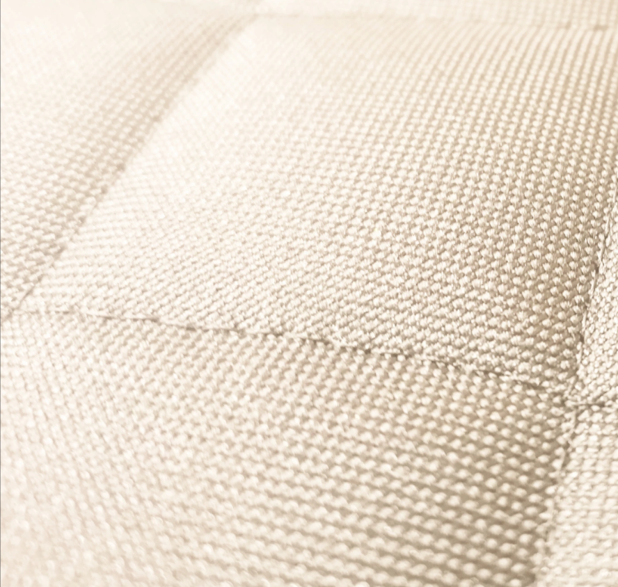 Set 3 protectii scaune auto, universale, matlasate, crem, lavabile, impermeabile - protectie matlasata cu decupare cotiera pentru bancheta din spate si 2 protectii spatar scaun