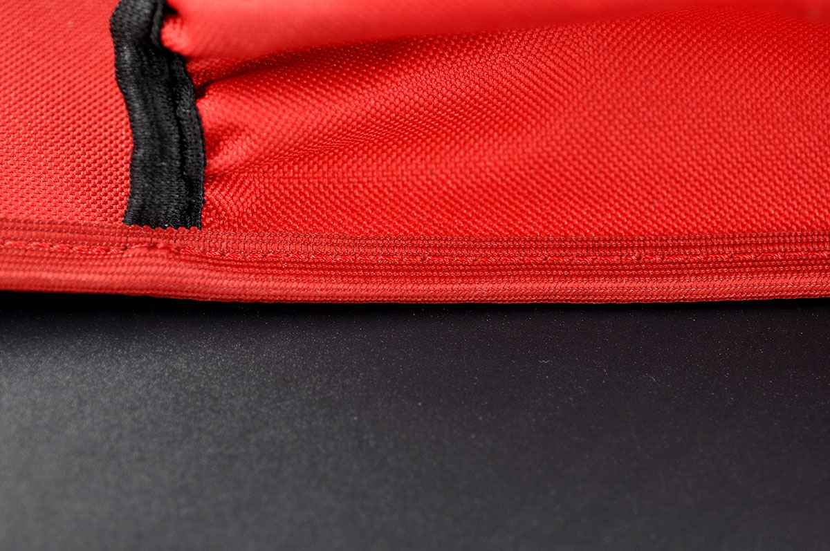 Husa pentru stingator auto matlasata, negru rosu, cu banda velcro pentru fixare usoara, universala