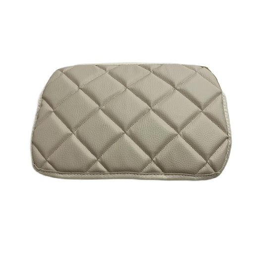 Protectie auto pentru cotiera, din piele ecologica matlasata, universala, crem