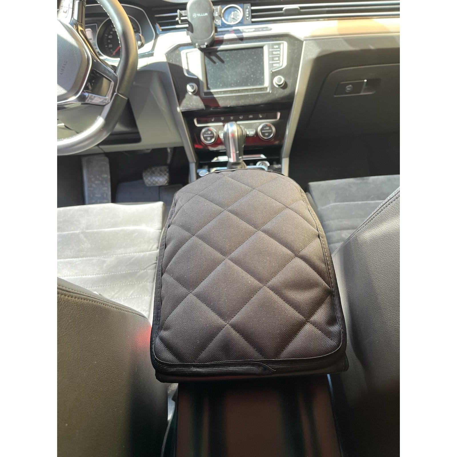 Protectie auto pentru cotiera, matlasata, universala, neagra - MetruPatrat.ro