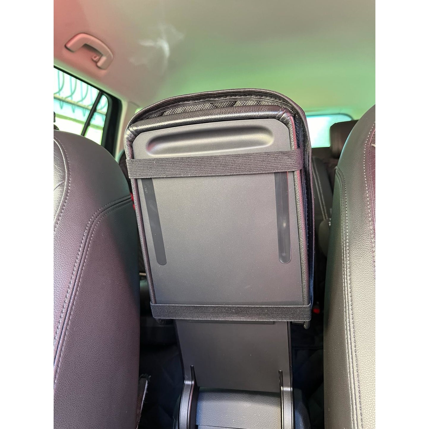 Protectie auto pentru cotiera, matlasata, universala, neagra - MetruPatrat.ro